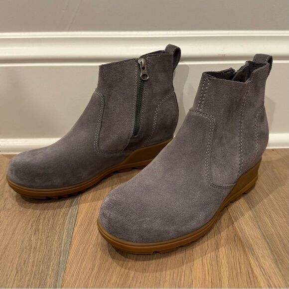 Sorel gray suede wedge booties with zipper - Picture 2 of 8